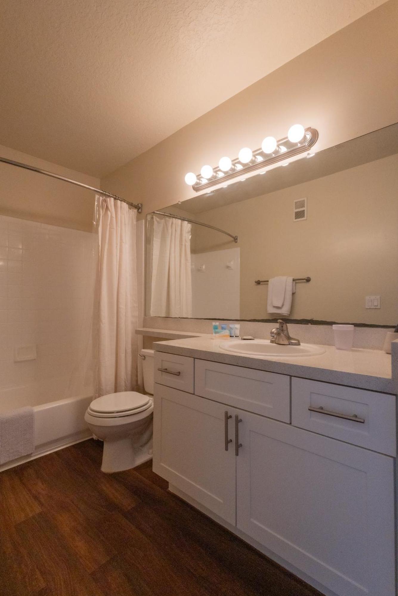Champions Walk Apartments By Barsala Bradenton Room photo