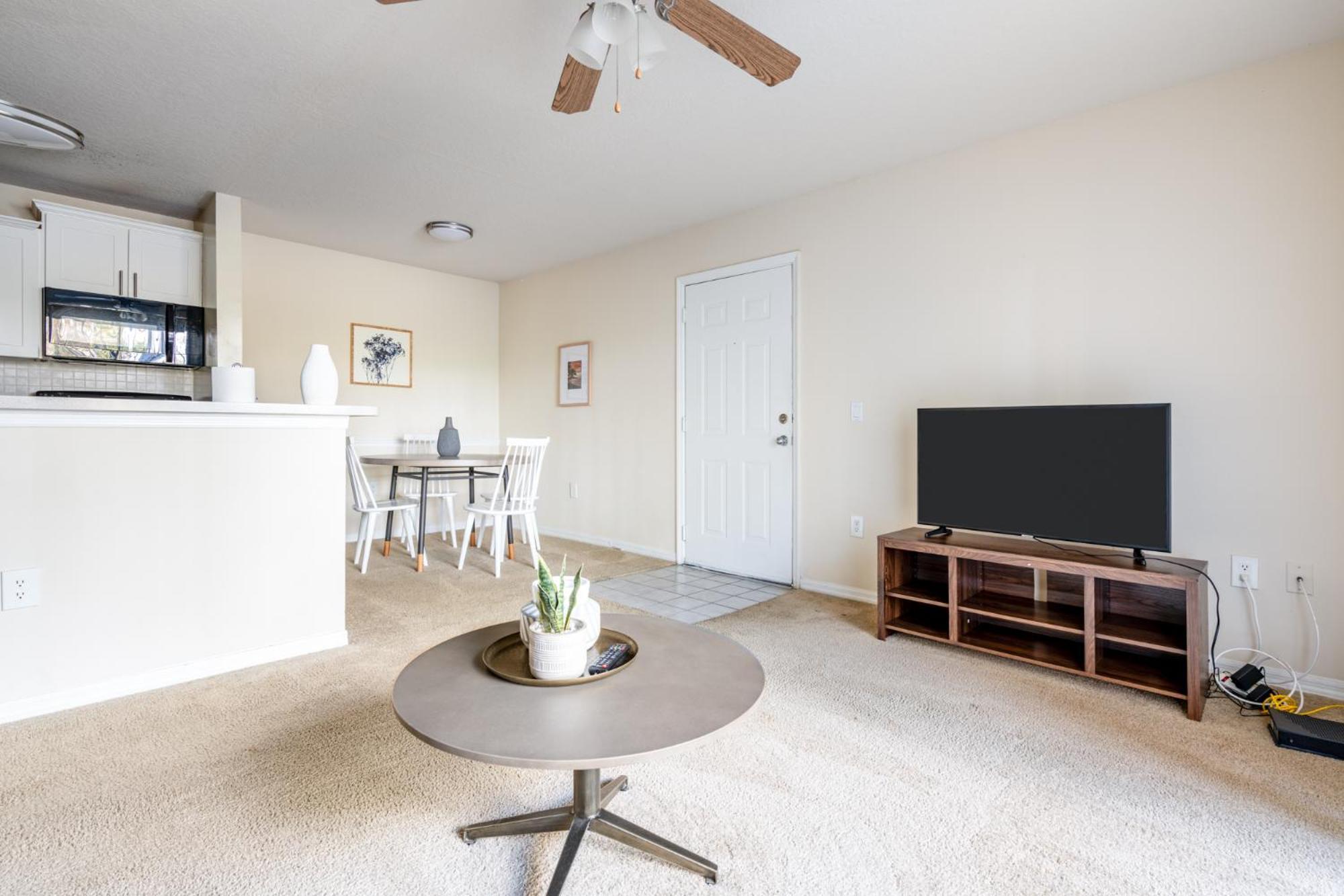 Champions Walk Apartments By Barsala Bradenton Room photo